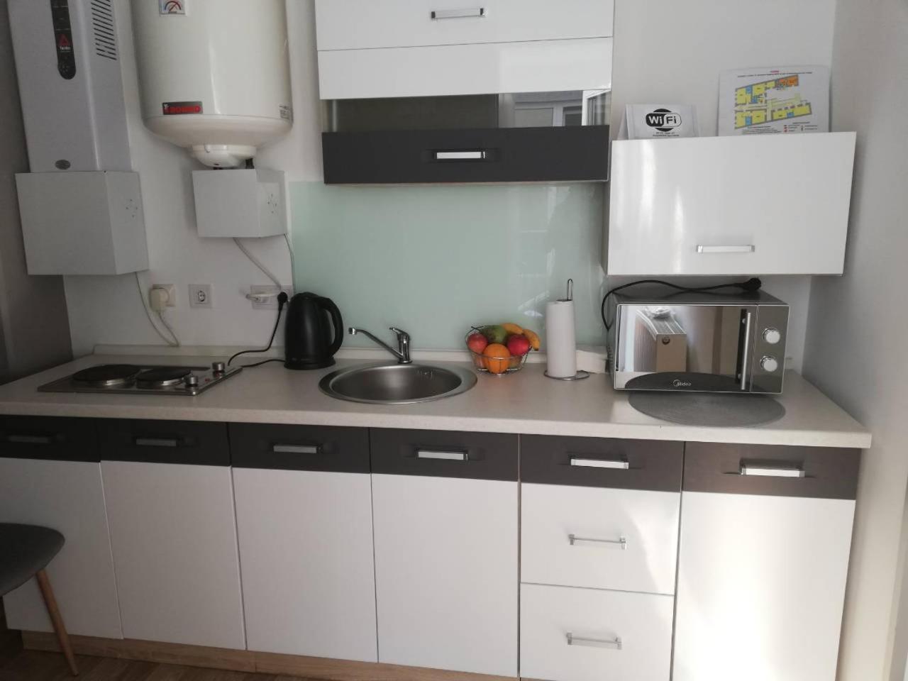 Apart Hotel Code 10 Liov Exterior foto