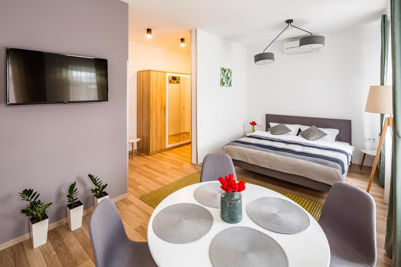 Apart Hotel Code 10 Liov Exterior foto